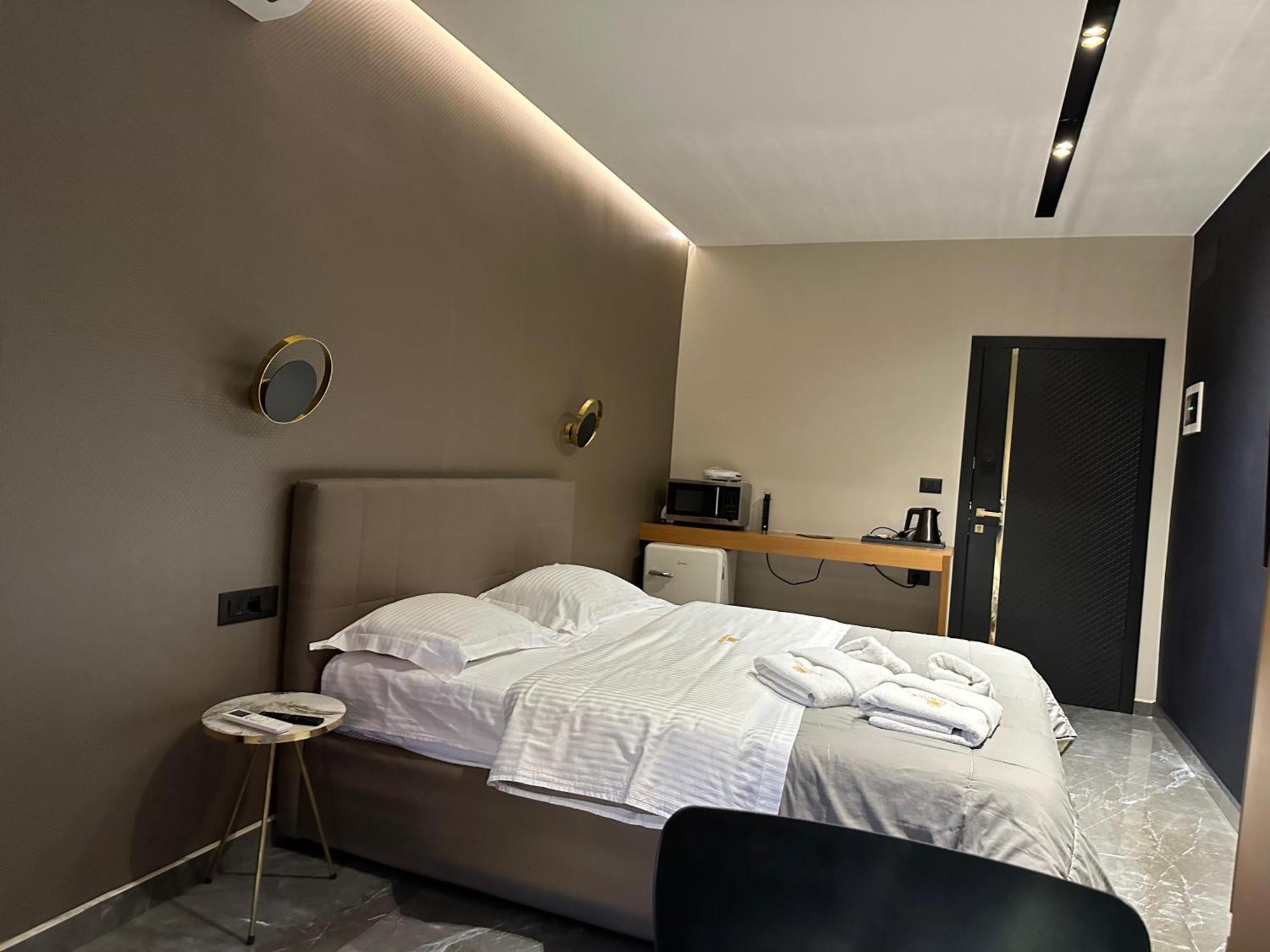 La Mirage Suites & Apartments Tirana Bagian luar foto