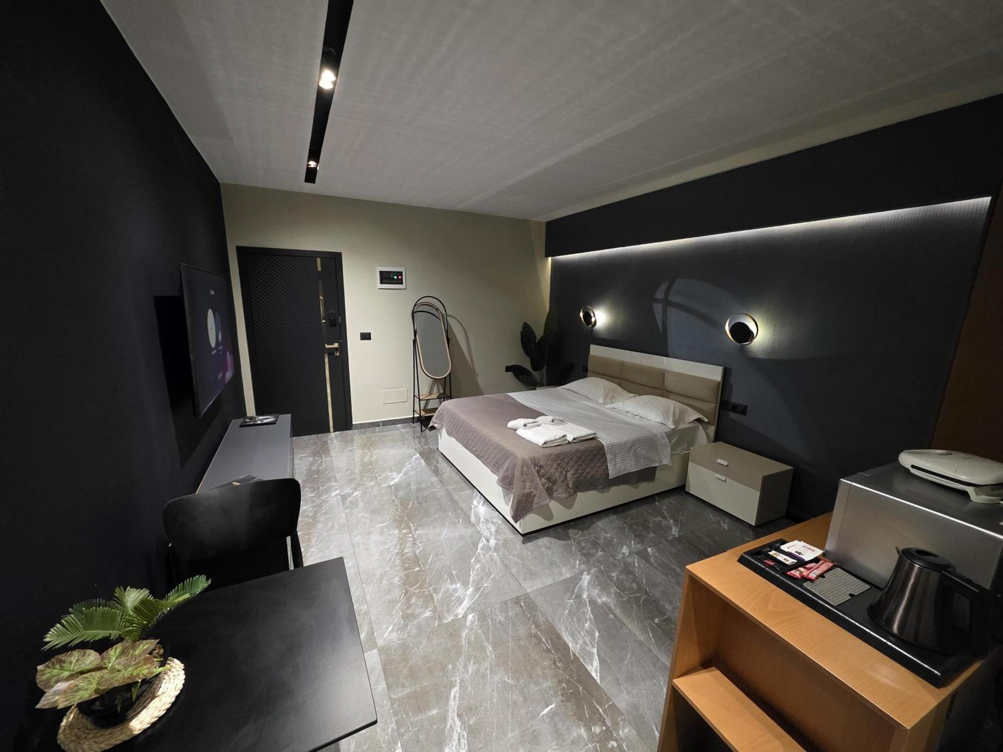 La Mirage Suites & Apartments Tirana Bagian luar foto